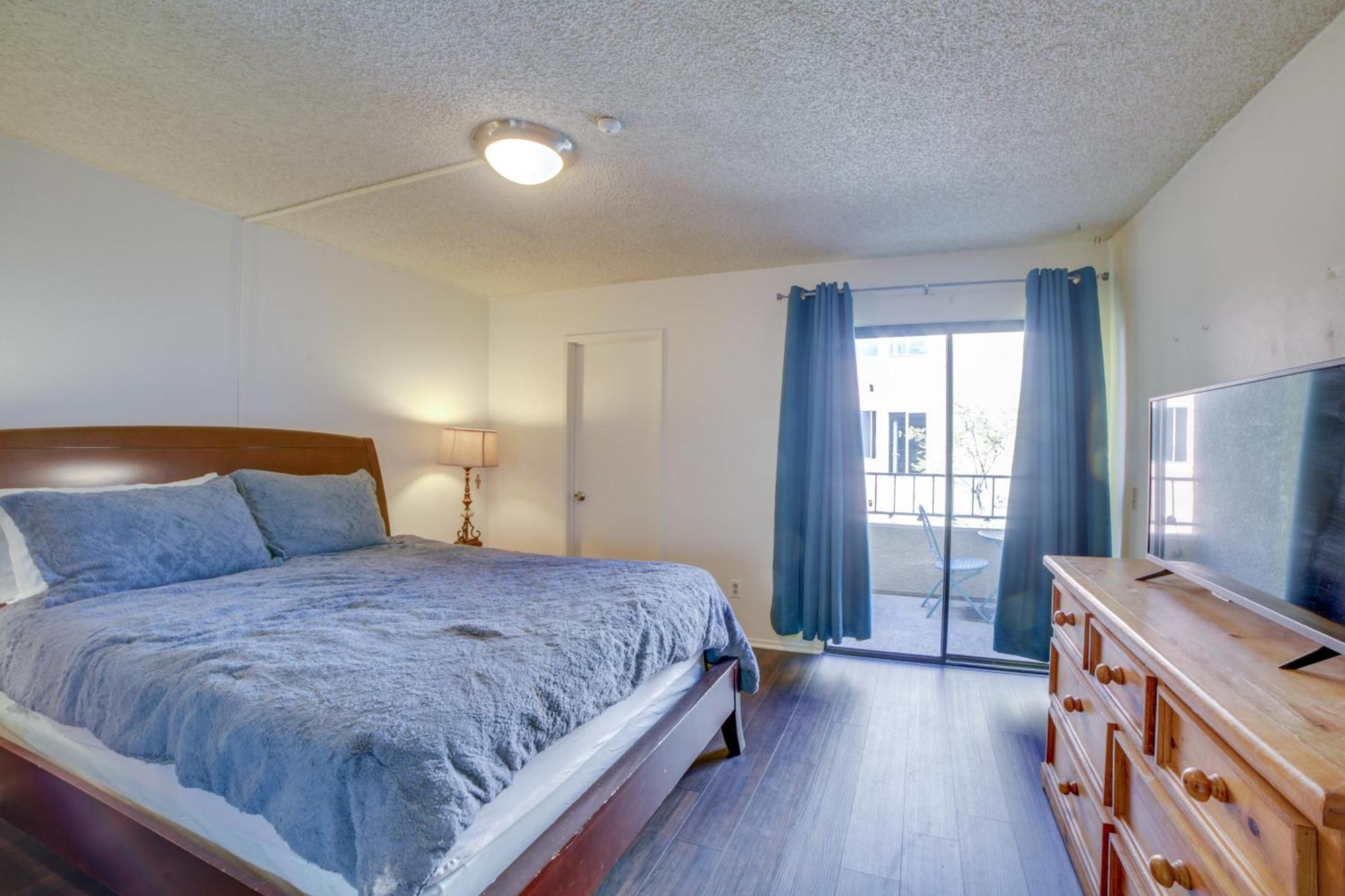 Long Beach Unit With Balcony And Pool Less Than 1 Mi To Ocean! Exterior foto