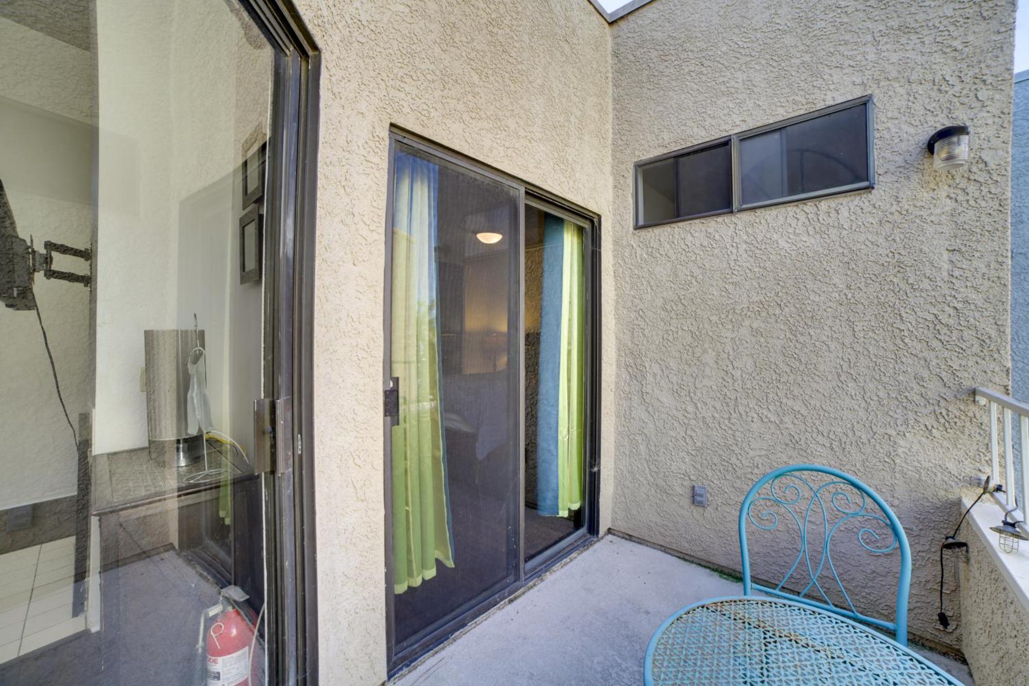 Long Beach Unit With Balcony And Pool Less Than 1 Mi To Ocean! Exterior foto